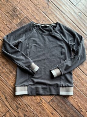 The North Face Women’s Crewneck Sweatshirt with Trim